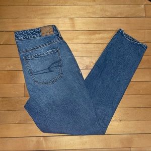 AE Tomgirl Jeans